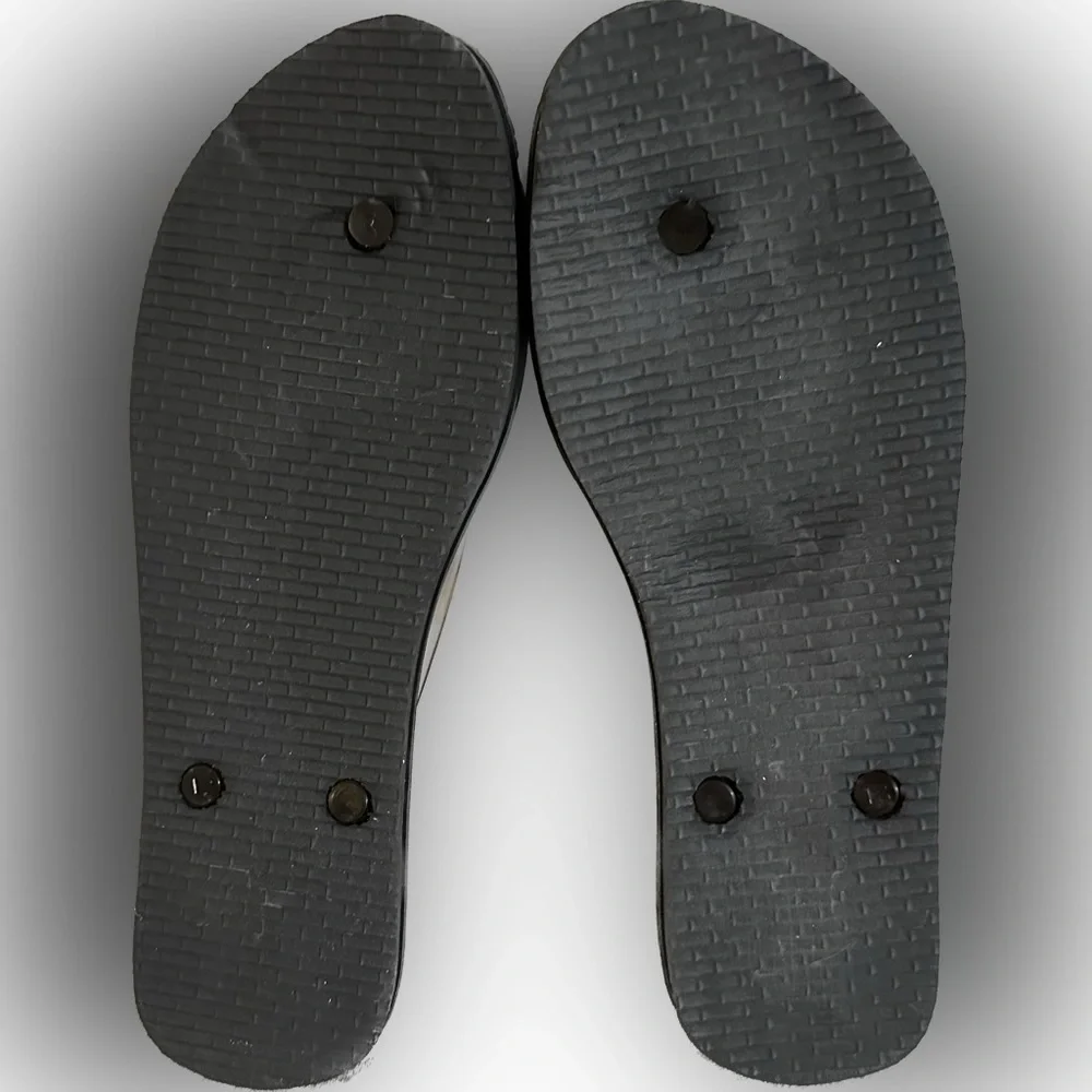 Men’s Pool Party black/gray flip flops/sandals Size 11/12 beach Shoes